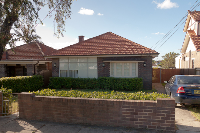For 16 months I started every walk to Hurstville Railway Station from this free-standing brick house that sold for $840,000 a few weeks before we signed our rental contract.